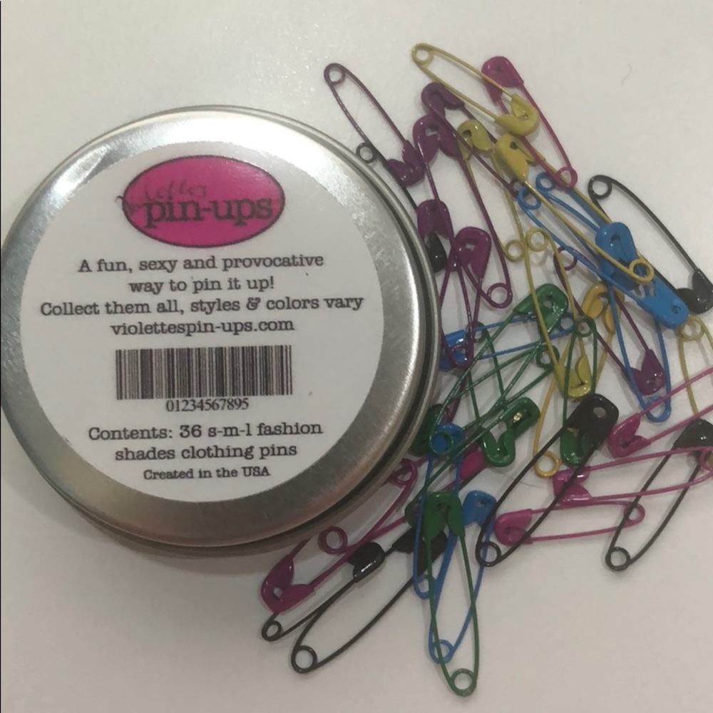 Pin ups - Picture 4 of 4